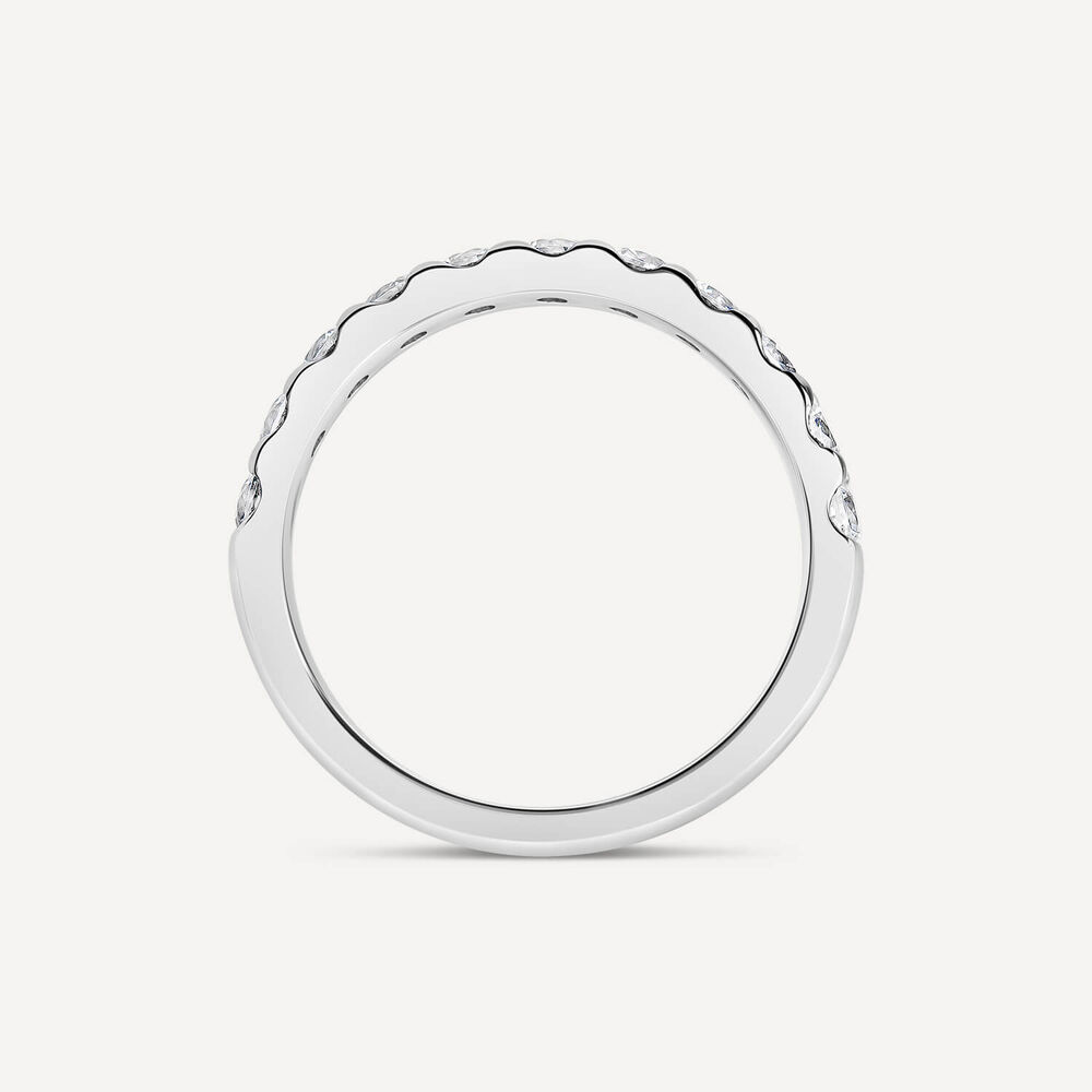 Platinum 3mm 0.70ct Diamond Triangle Claw Wedding Ring image number 3