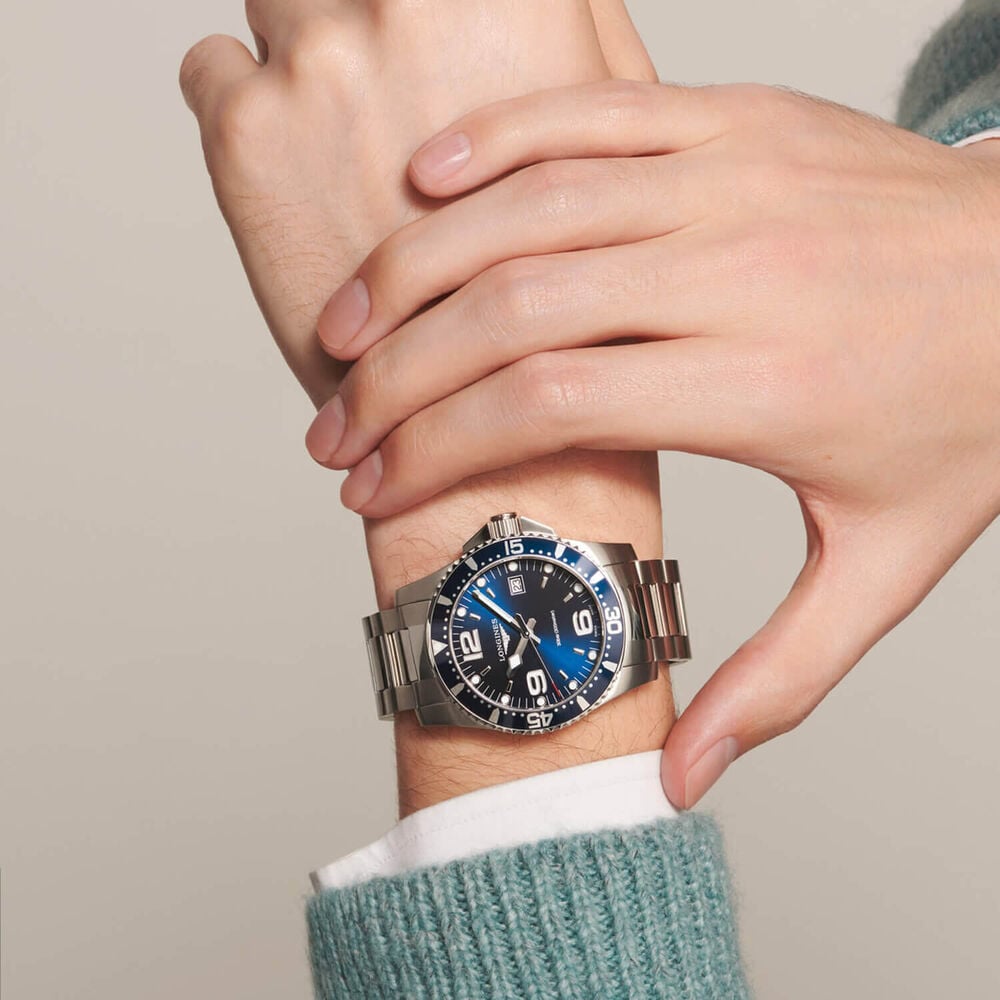 Longines HydroConquest 44mm Blue Dial Steel Bracelet Watch image number 4