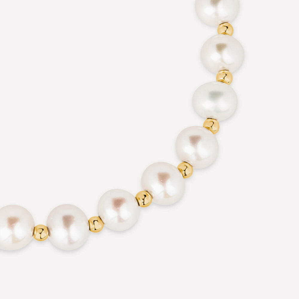 9ct Cultured Freshwater Pearls and a Gold Beat Bracelet