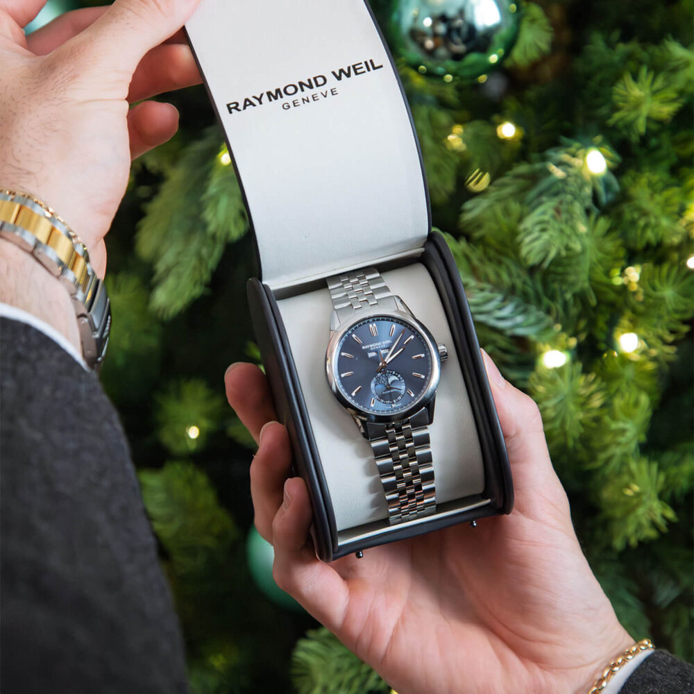 Raymond Weil Freelancer Complete Calendar 40mm Blue Sunray Dial Stainless Steel Bracelet Watch image number 2