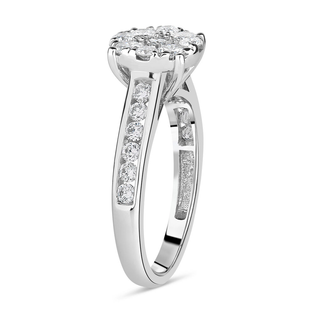 18ct White Gold 1.00ct Diamond Round Cluster & Shoulders Ring image number 3