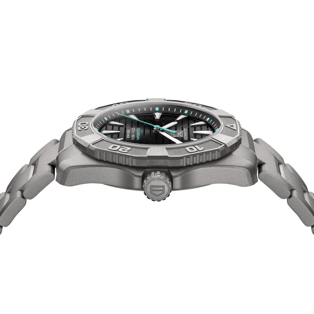 TAG Heuer Aquaracer Professional Solargraph 200 40mm Black Dial Titanium Bracelet Watch
