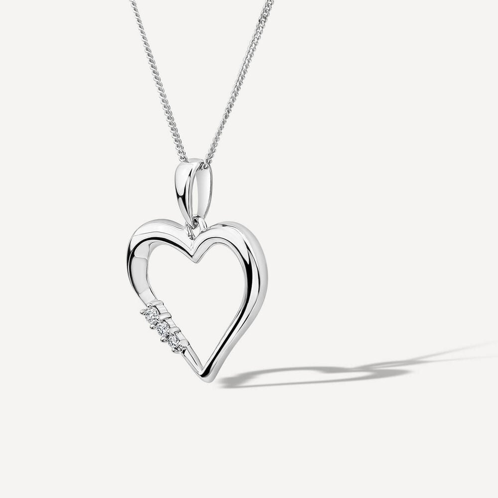 9ct White Gold and Diamond Heart Pendant image number 2