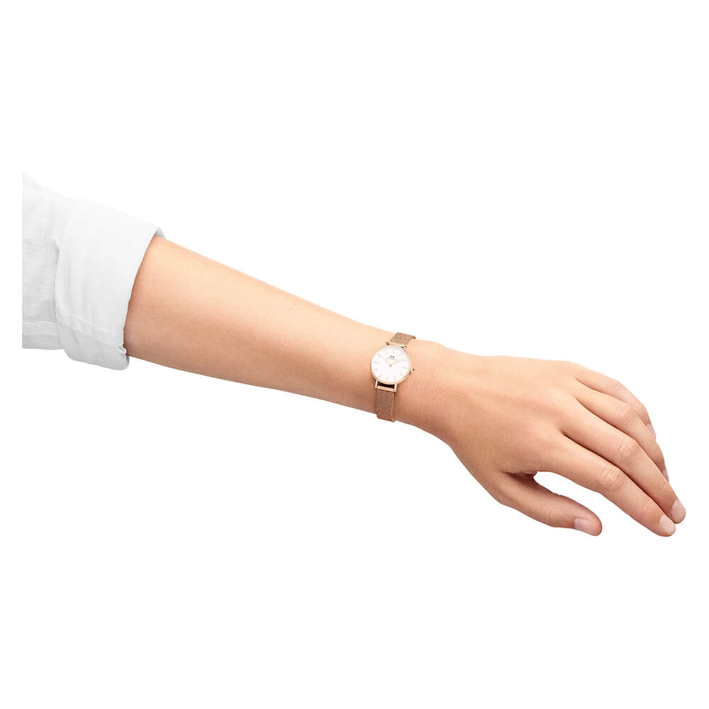 Daniel Wellington Petite 24MM White Round Dial Rose Gold PVD Case And Bracelet Watch image number 5