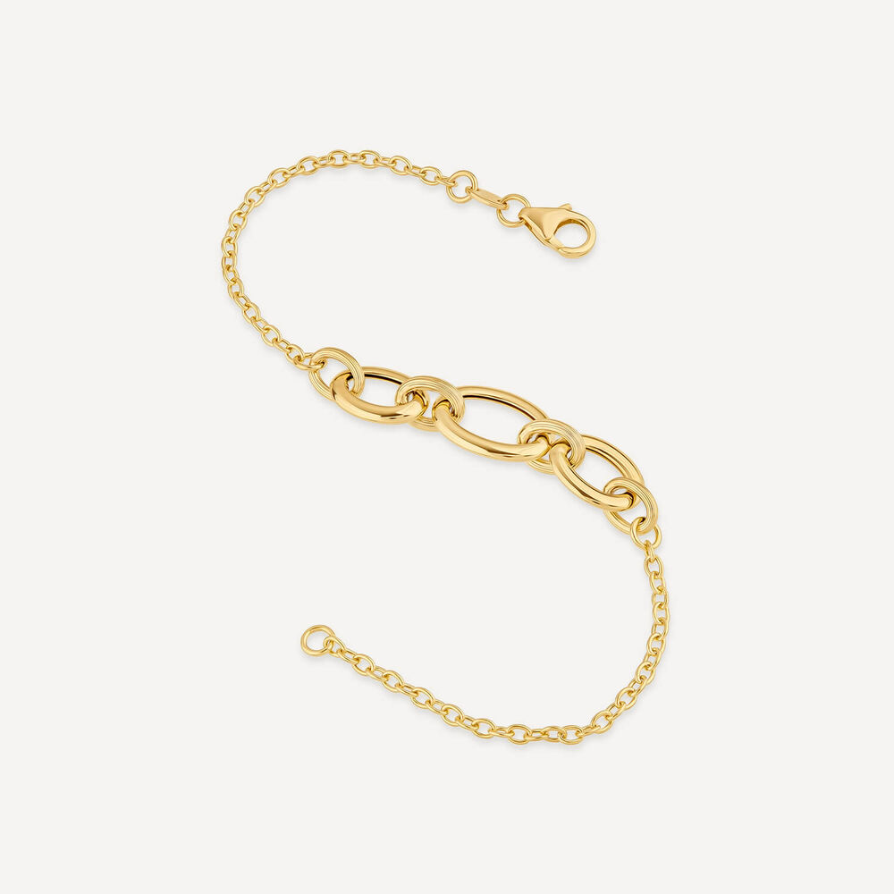 9ct Yellow Gold Curb Link Centre Bracelet image number 3