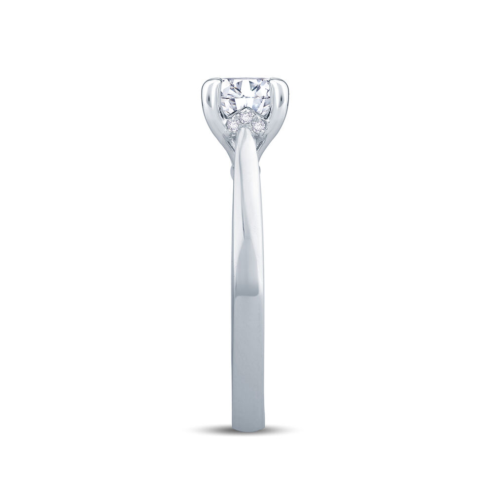 Platinum Four-Claw 1.0 Carat Solitaire Set Diamond Ring image number 4