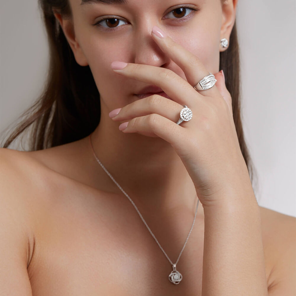 Platinum 1.00ct Round Cluster Diamond & Diamond Shoulders Ring image number 2