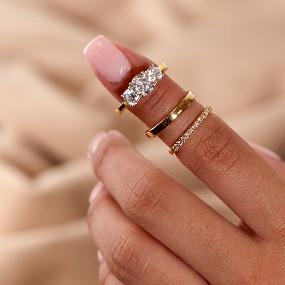 9ct Gold 2.5mm Plain Flat 2.5mm Wedding Ring image number 4
