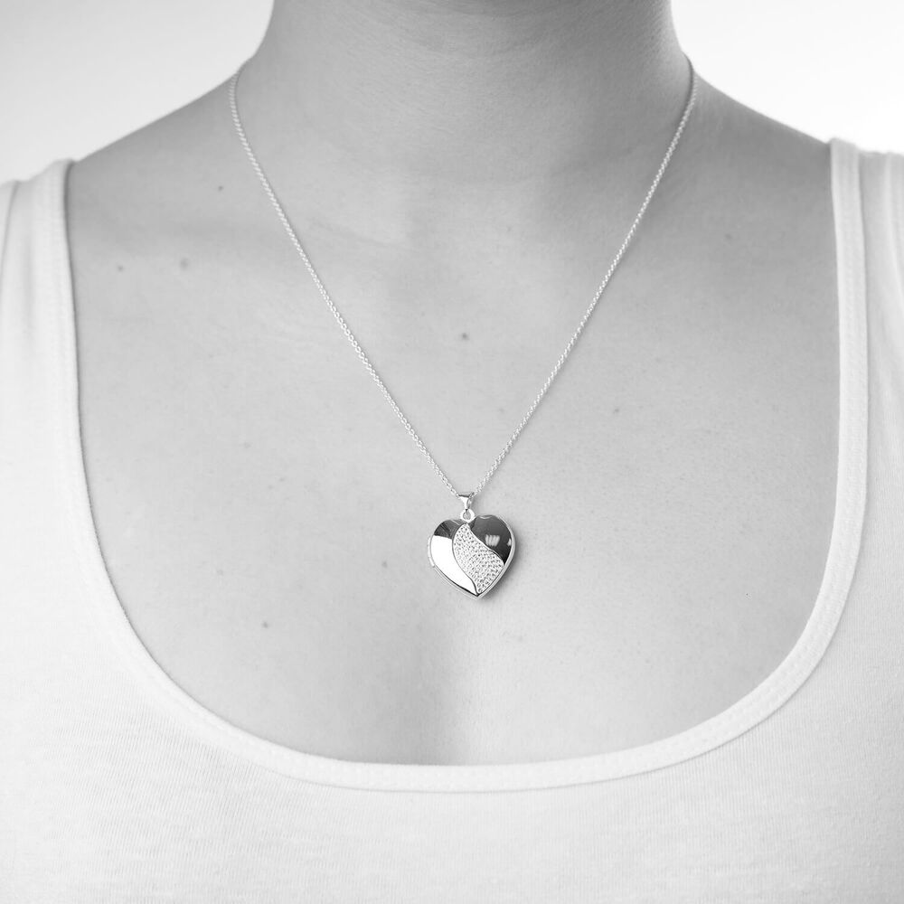 Silver crystal heart locket (Chain Included) image number 5