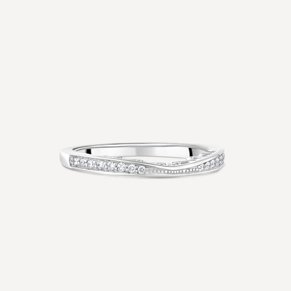 18ct White Gold Northern Star 0.18ct Shaped Wedding Ring image number 2