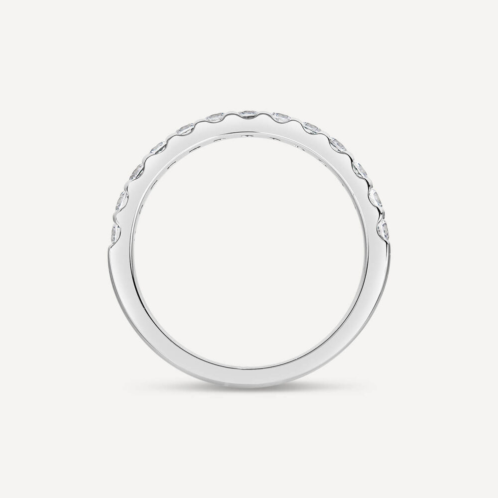 Platinum 2.5mm 0.45ct Diamond Triangle Claw Wedding Ring image number 3