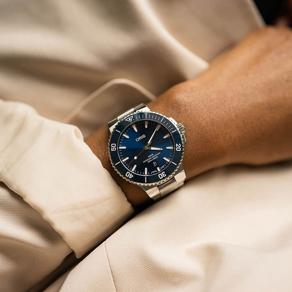 Oris Aquis Date 43.5mm Blue Dial Stainless Steel Bracelet Watch image number 5