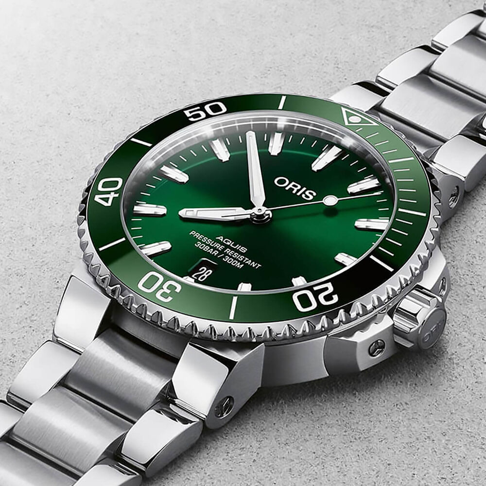 Oris Aquis 41.5mm Automatic Green Dial Bracelet Watch image number 2