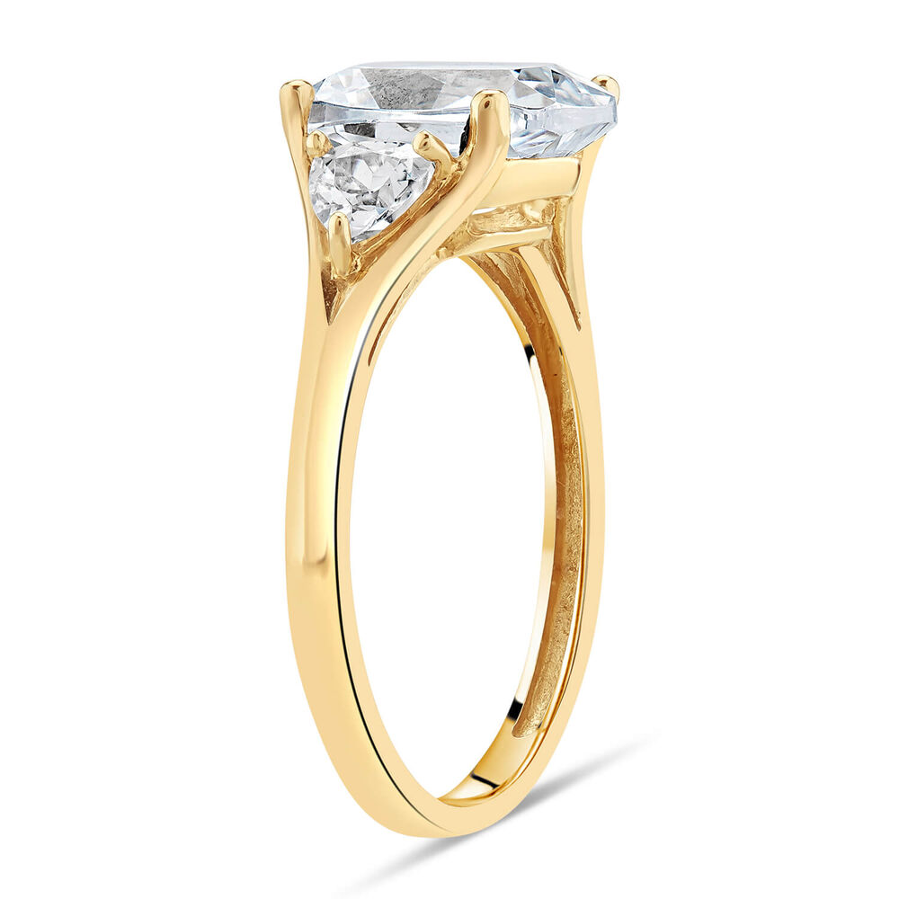 9ct Yellow Gold Cubic Zirconia Cushion & Sides Ring image number 3