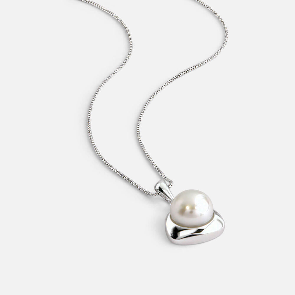 Sterling Silver Freshwater Pearl in Polished Triangle Pendant