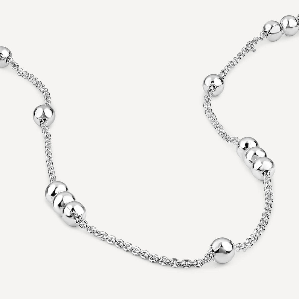 Sterling Silver Stationed Ball Necklet image number 3