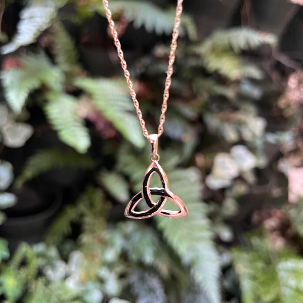 9ct Small Trinity Knot Pendant image number 1