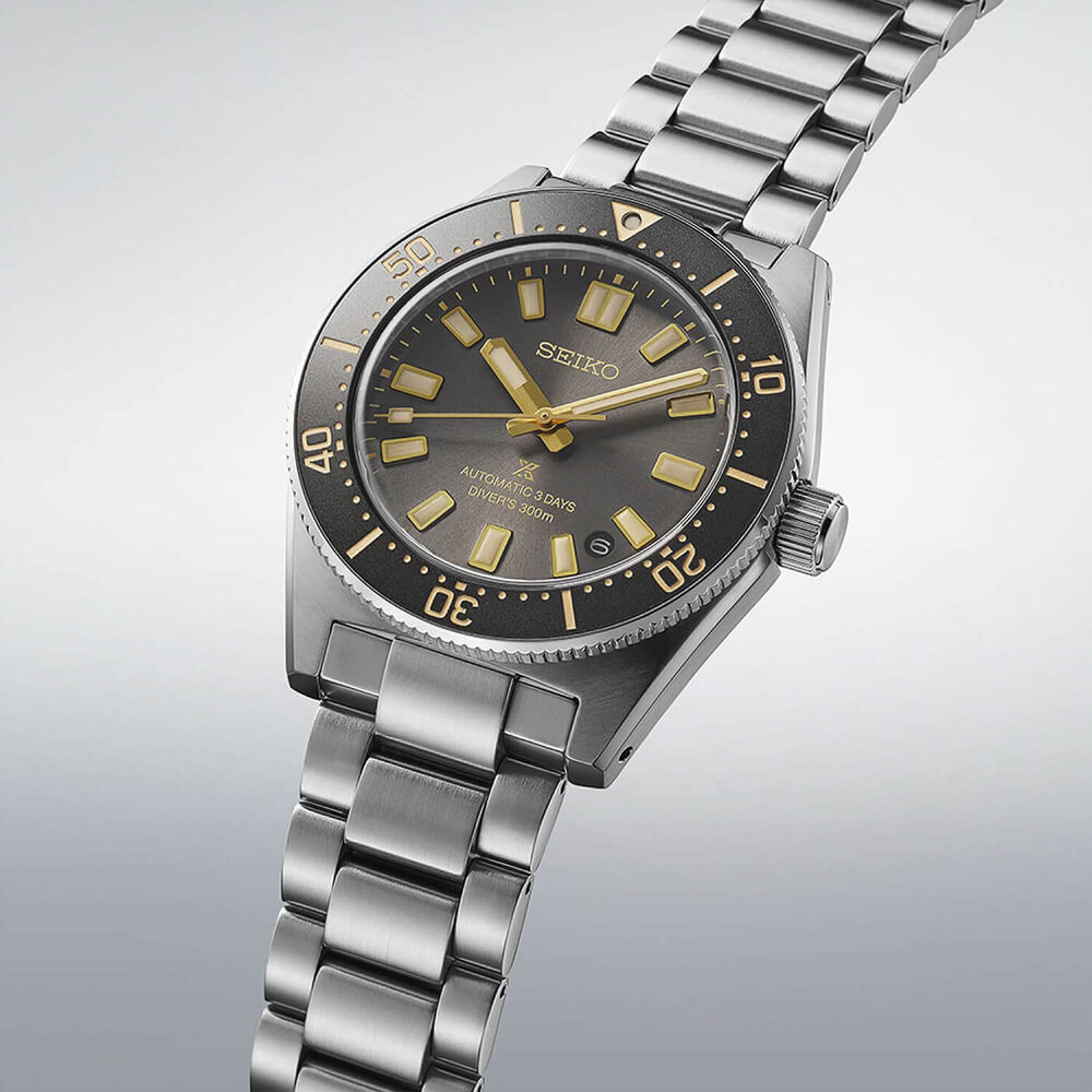 Seiko Prospex 1965 Revival Diver’s 40mm Tide Grey Dial Steel Bracelet Watch image number 2