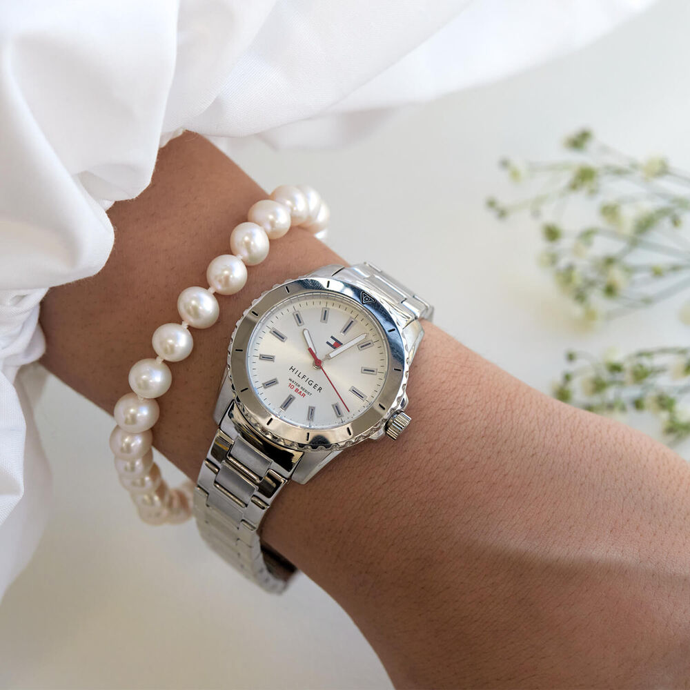 Tommy Hilfiger Girls 32mm Silver Dial Steel Bracelet Watch image number 3