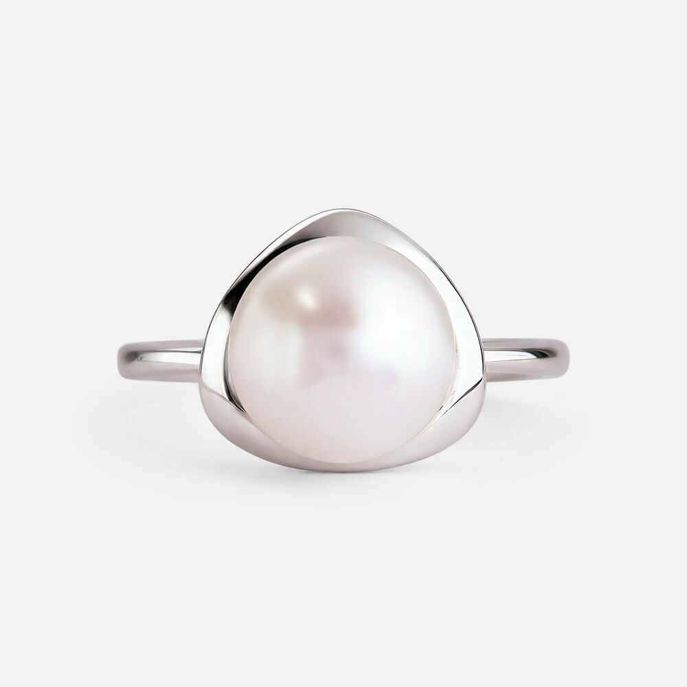 Sterling Silver Freshwater Pearl in Polished Triangle Ring