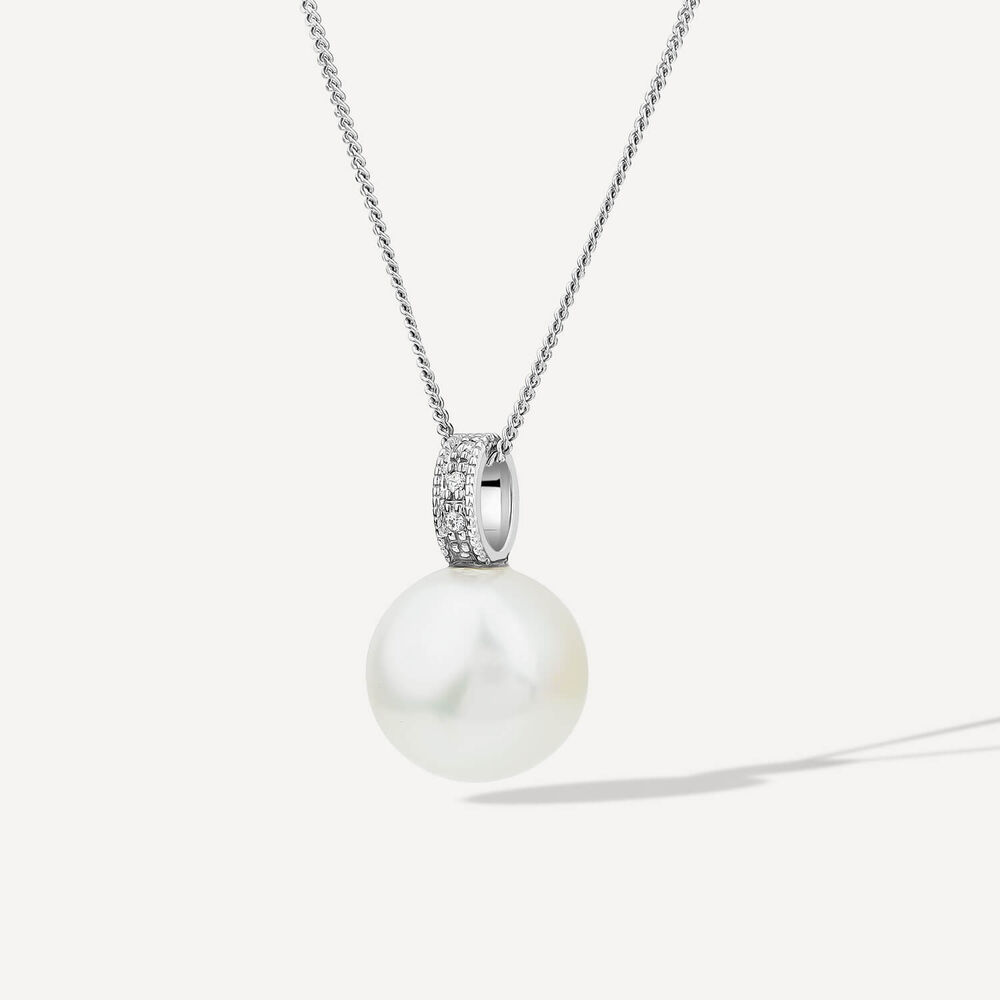 9ct White Gold Freshwater Pearl & 0.01ct Diamond Set Loop Pendant image number 1