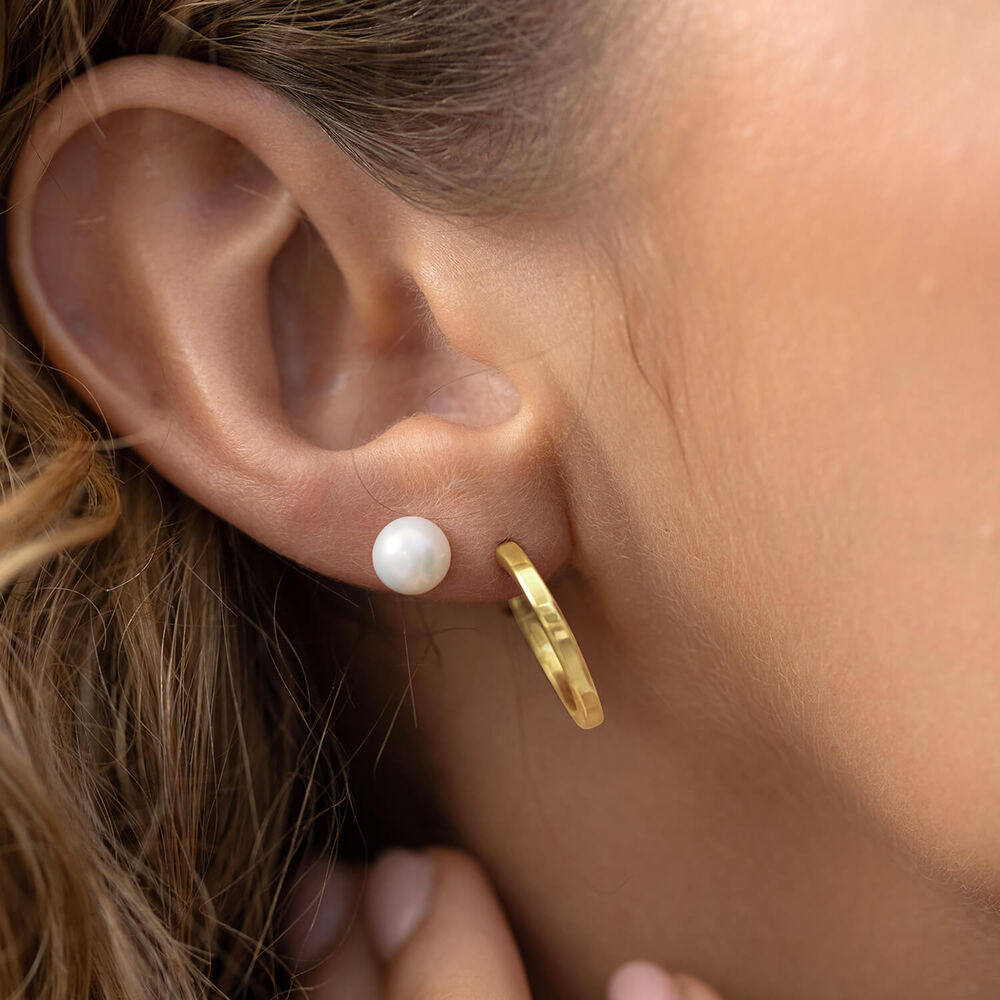 9ct Gold Pearl Stud Earrings image number 3