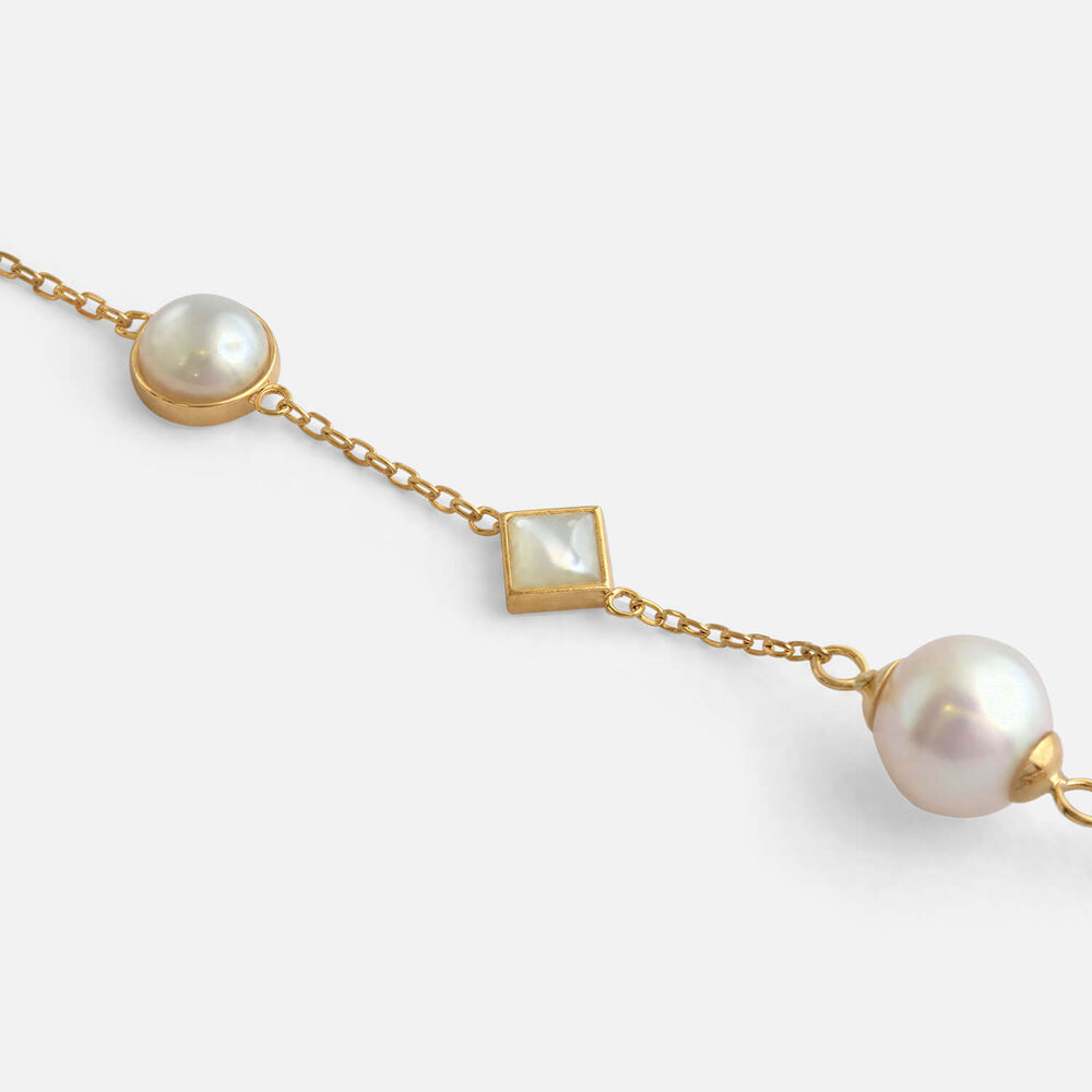 9ct Yellow Gold Freshwater Pearl & Mother of Pearl Station Bracelet