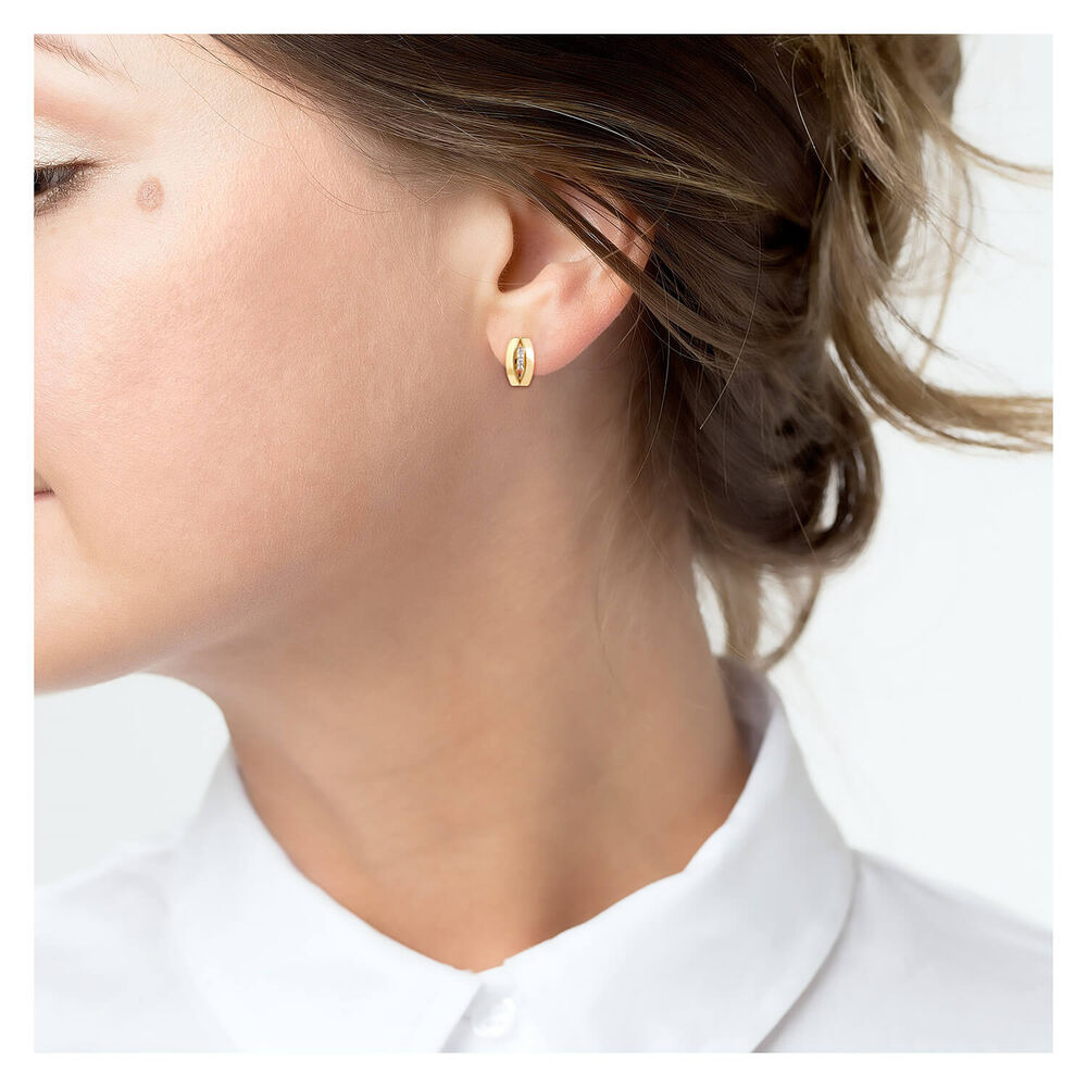 9ct Yellow Gold Three Stone Oval Stud Earrings image number 3