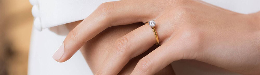 Selected diamond savings on engagement rings and diamond jewellery